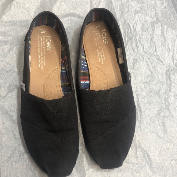 Toms Shoes - TOMS shoes black size 7